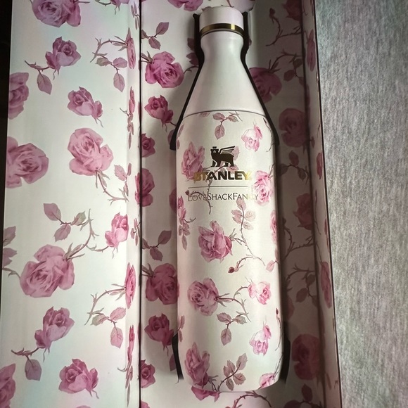 Stanley Love Shack Fancy Ribbon Rosa 20 oz - Picture 2 of 2